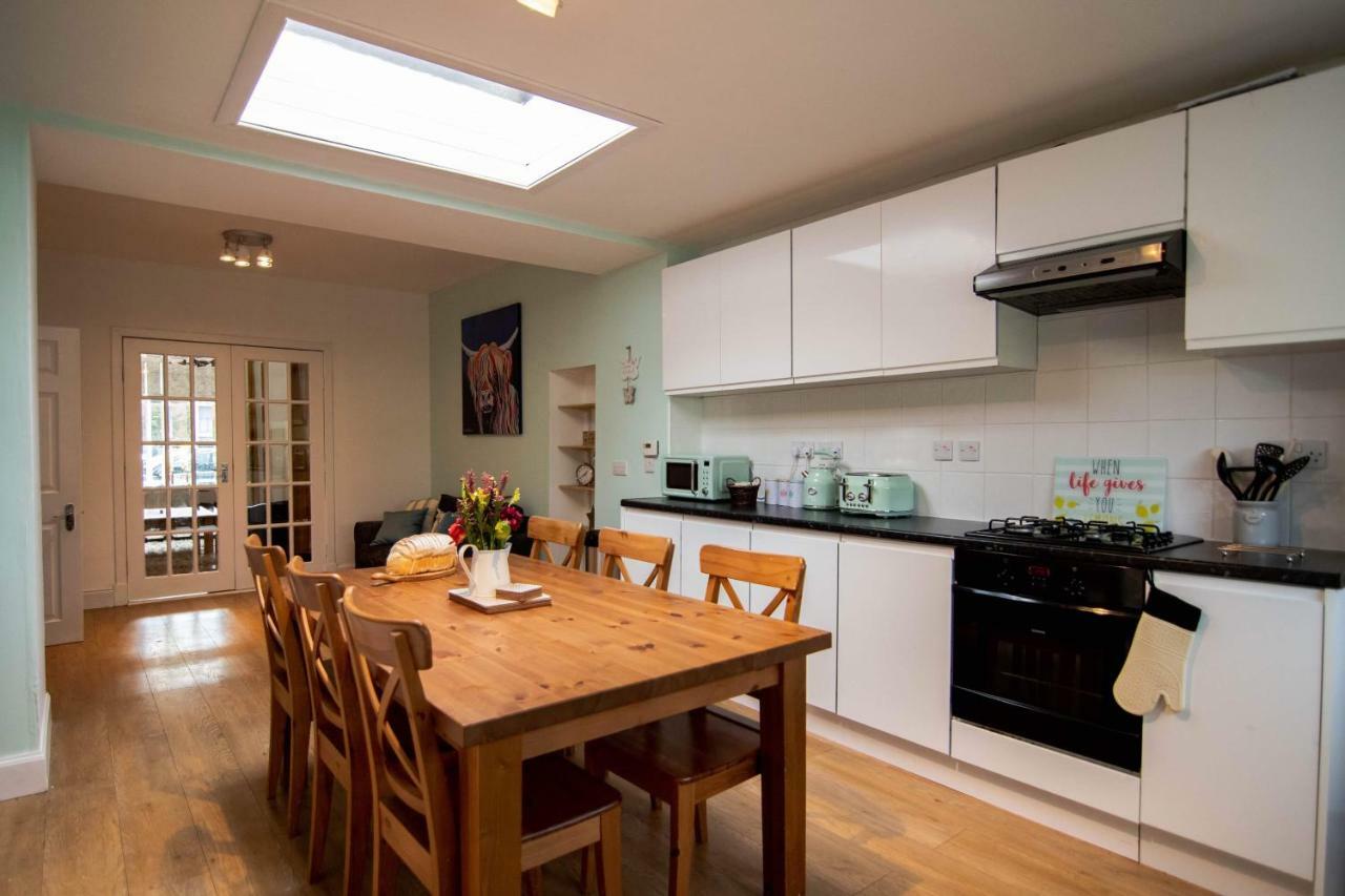 Wells Street Cottages No 26 By The River Ness อินเวอร์เนส ภายนอก รูปภาพ