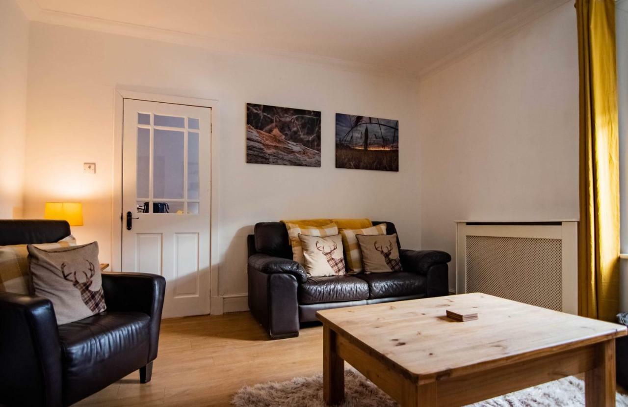 Wells Street Cottages No 26 By The River Ness อินเวอร์เนส ภายนอก รูปภาพ
