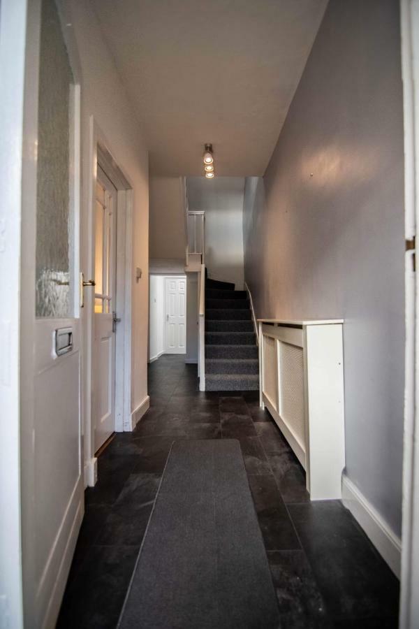 Wells Street Cottages No 26 By The River Ness อินเวอร์เนส ภายนอก รูปภาพ